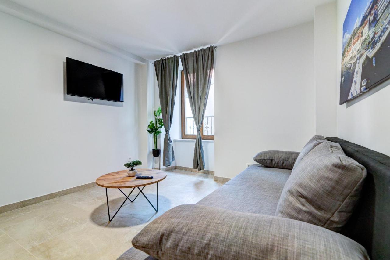 Rote Zora Apartment Senj  Ngoại thất bức ảnh