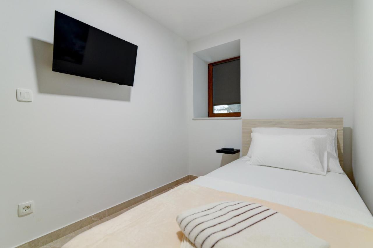 Rote Zora Apartment Senj  Ngoại thất bức ảnh